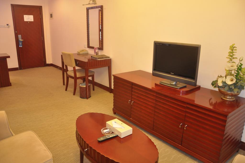Starway Hotel Silver Zhuhai Room photo