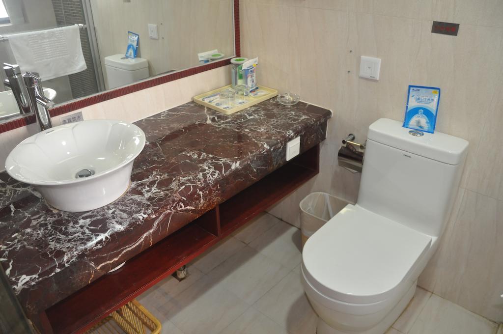 Starway Hotel Silver Zhuhai Room photo